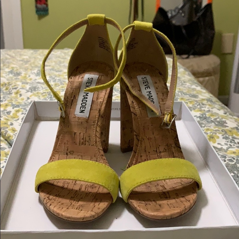 Steve Madden Carson-C yellow suede heels size 5.5